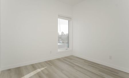 Newcastle: Black Accents – 710 Westminster, Winnipeg, MB - Photo 2