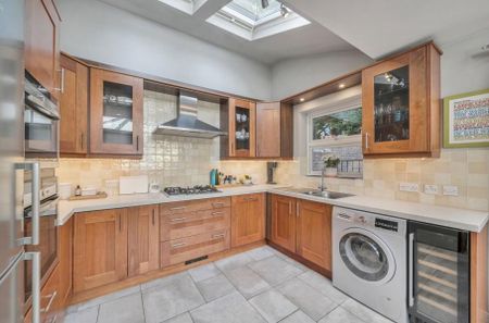 4 bedroom terraced house to rent - Photo 2