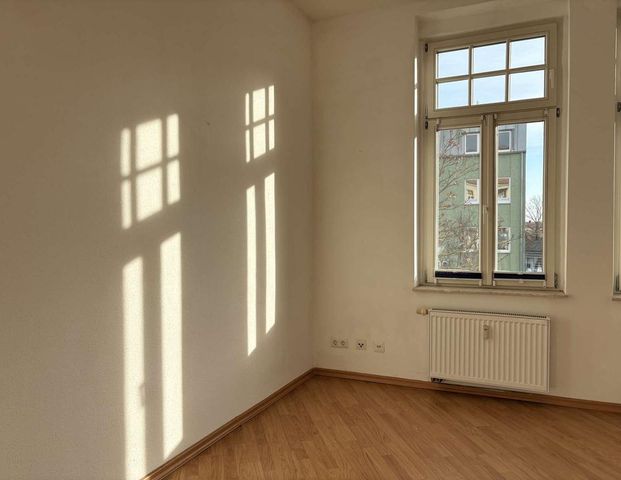 Gemütliche 2 Raumwohnung mit Balkon und Einbauküche in Sudenburg! - Foto 1