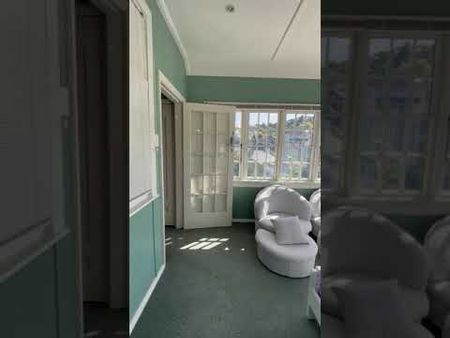 Sunny and Warm Studio room on Pitt - Photo 4