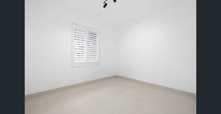 Bright & Stylish Ground-Floor Apartment - Photo 3