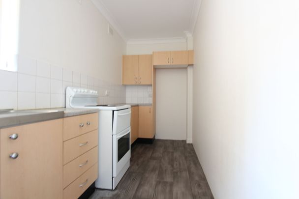 2 Bedroom Unit in Neat Complex - Photo 1