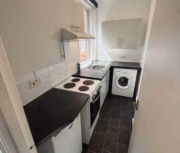 1 Bed Flat, Court Road, SO15 - Photo 4