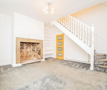 2 bedroom terraced to rent Ashbourne Street, Norden, Rochdale, OL11 - Photo 3
