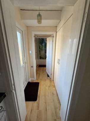 2 Bed Flat, Wellesley Road, IG1 - Photo 1