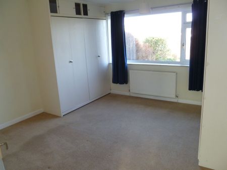 2 bed Bungalow - To Let - Photo 2