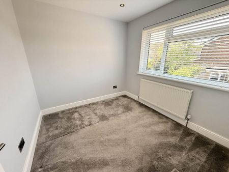 4 bedroom detached house to rent - Photo 4