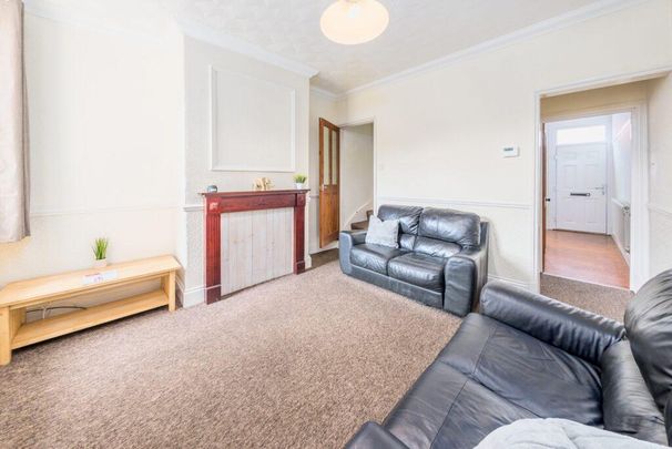 3 bedroom terraced house to rent - Photo 1