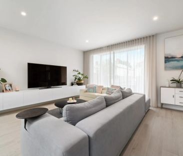 Large Modern Home In Great Richmond location - Photo 1