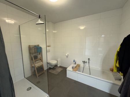 Ruim gelijkvloers 3 slpk appartement met terras en zicht op groen in hartje Bornem - Foto 3