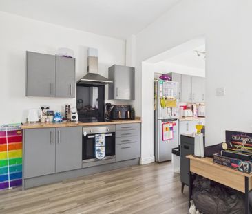 2 bedroom terraced house to rent - Photo 2