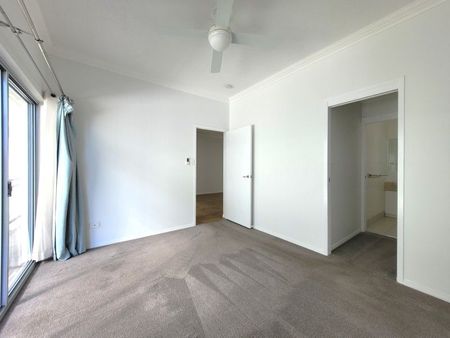 2BEDS+1STUDY 2BATH 1CAR MODERN APARTMENT NEXT DOOR TO INDOOROOPILLY SHOPPING CENTRE - Photo 3