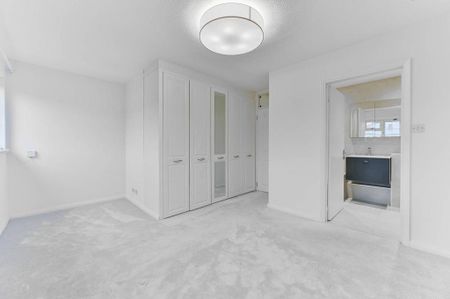 4 bedroom detached house to rent - Photo 2