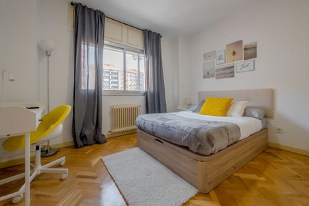 Calle de Juan Esplandiú, Madrid, Community of Madrid 28007 - Photo 5