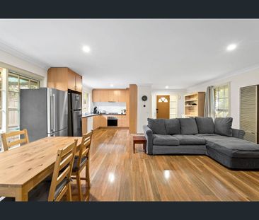 Spacious Three Bedroom Family Living - Photo 2