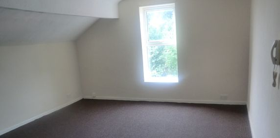 Studio Flat, Great Clowes Street, M7 - Photo 2