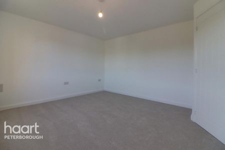 3 bedroom detached house to rent - Photo 4