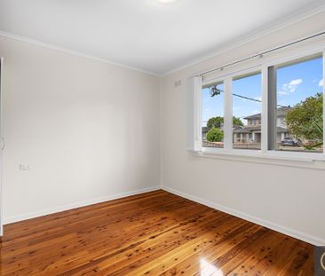 Freshly Refurbished 3 Bedroom Home - Photo 1