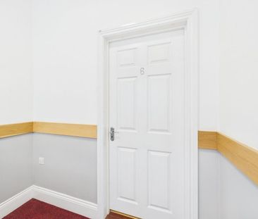 2 bedroom penthouse to rent - Photo 2