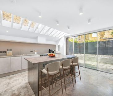4 bedroom terraced house to rent - Photo 5