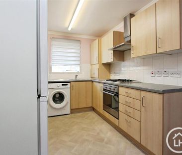 2 bedroom maisonette to rent - Photo 5