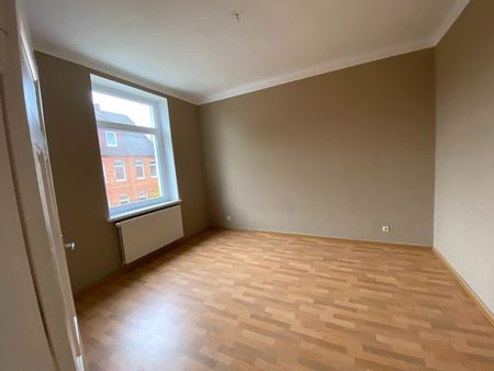 Moderne 4-Zimmer-Wohnung mit großem Balkon in zentraler Lage! - Photo 4