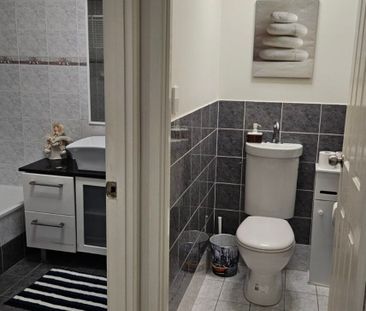 Shared House – 2 bedrooms available in independent Granny Flat - Photo 5