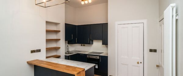 Leslie Place, Stockbridge - Photo 1