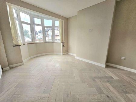 Burlington Avenue, Romford, Essex, RM7 - Photo 3