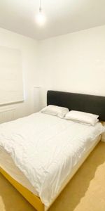 4 bedroom flat to rent - Photo 3