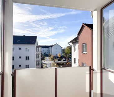 Helle 3-Zimmerwohnung mit Loggia und Abstellplatz im Freien - Photo 4