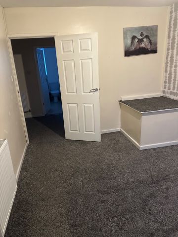 2 Bed Flat, Lupton Avenue, LS9 - Photo 4