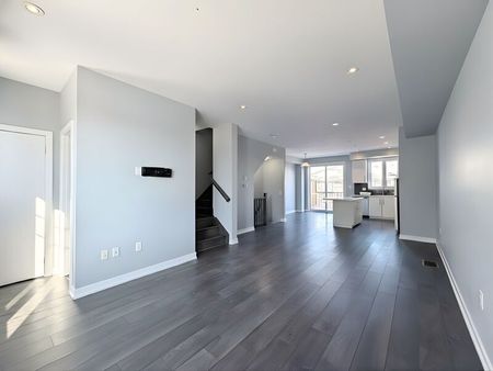 $2,895 / 3 br / 3 ba / 1890 Rymal rd. unit 158 - Photo 2