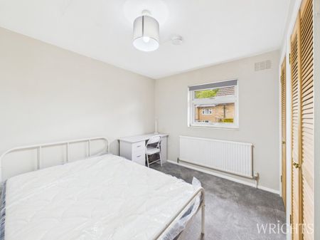 5 bedroom House - Roe Green Close, Hatfield - Photo 4