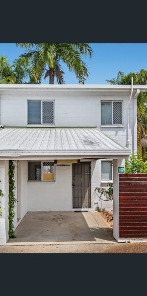 24 The Point, Castle Hill, Qld 4810 - Photo 1