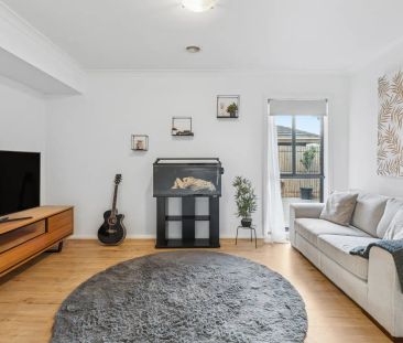 Spacious 4 Bedroom Home - Photo 5