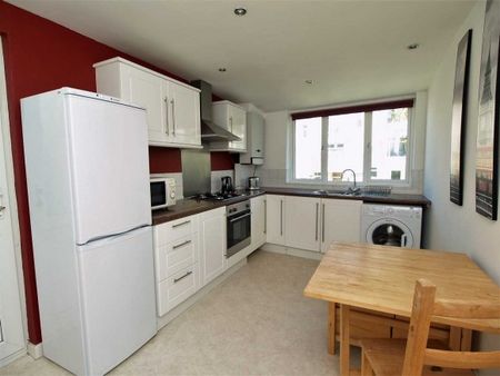 4 Bed - West Hill Road, Plymouth - Photo 5