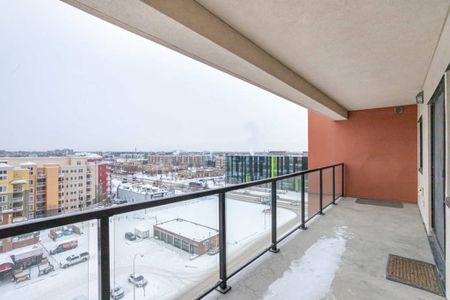 Edmonton Furnished Condo Rental in Downtown - Bright and Spacious ADULT-ONLY Condo with Great Views - Photo 5