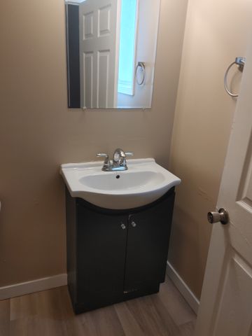 910 ATHOL 3 BED - Photo 3