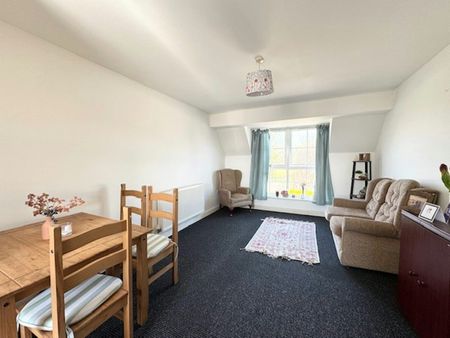 Flat to rent on - Photo 2
