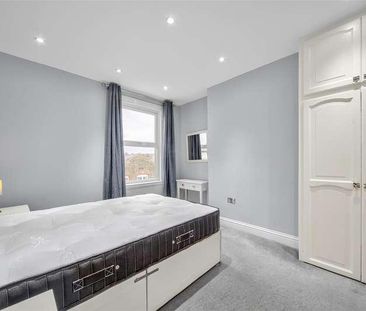 Queenstown Road, London, SW8 - Photo 4