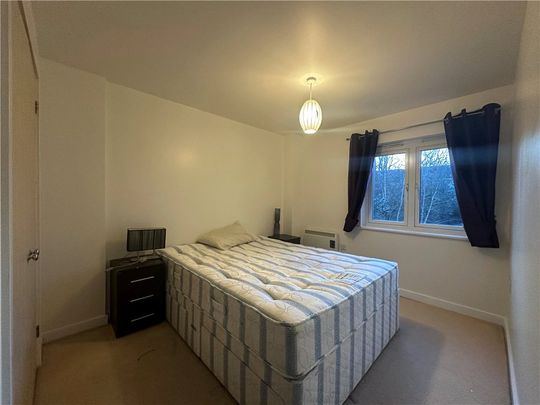 Constitution Hill, Woking, Surrey, GU22 7RT - Photo 1