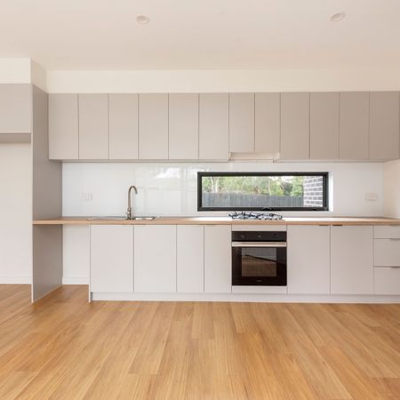 Modern Luxury in Double-Story Living - Photo 3