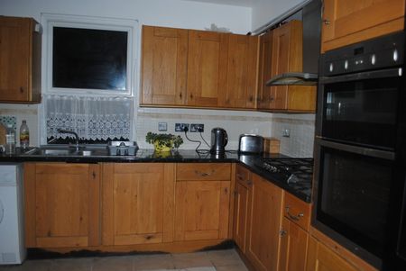 4 Bed Maisonette, Portland Road, BN3 - Photo 3