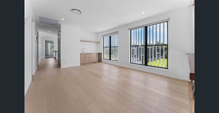 Architectural Luxury on a Commanding Corner in Prestigious Rochedale - Photo 4