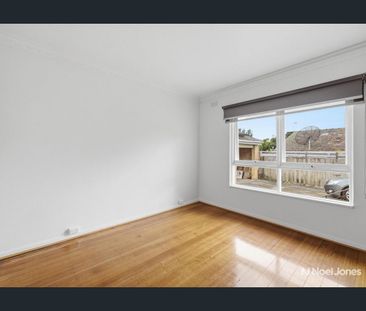 Bright, Low-Maintenance Living in a Central Ringwood Location - Photo 6