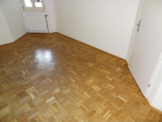 Gemütliche und geräumige Mietwohnung mit neuer Küche und großem Wohn- Esszimmer …! - Photo 1