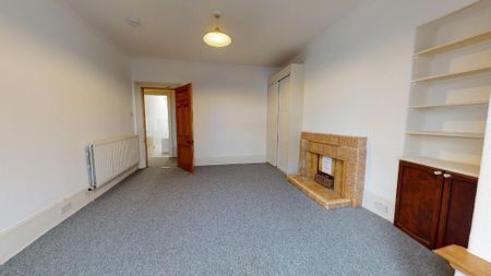 3 bedroom flat to rent - Photo 5