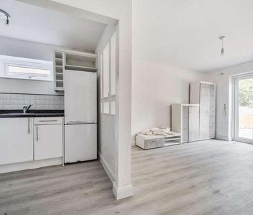 Banbury, Oxfordshire, OX16 - Photo 2