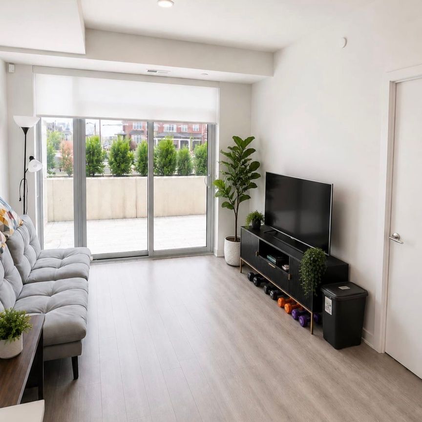 For Lease - 1005 DUNDAS Street Unit# 111, Oakville, Ontario - Photo 1